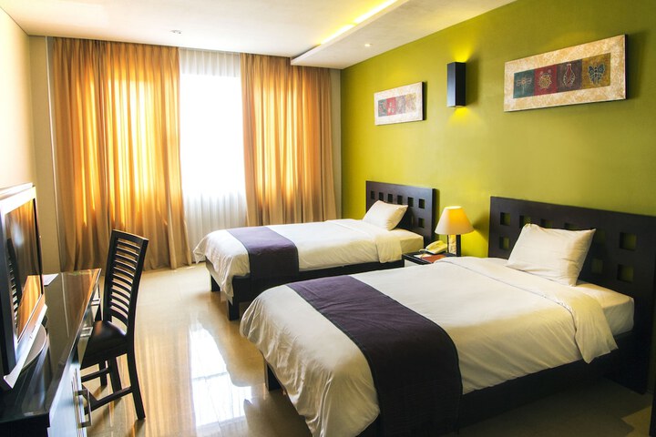 Room 8 of 43
