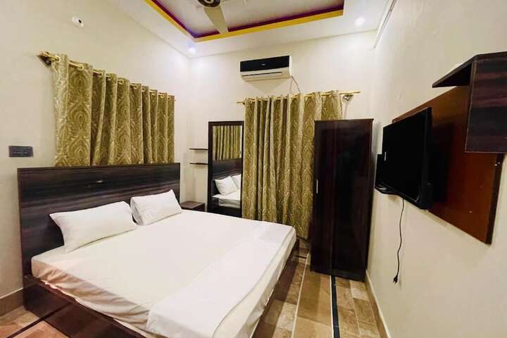 Exterior of Hotel Bed & Rest