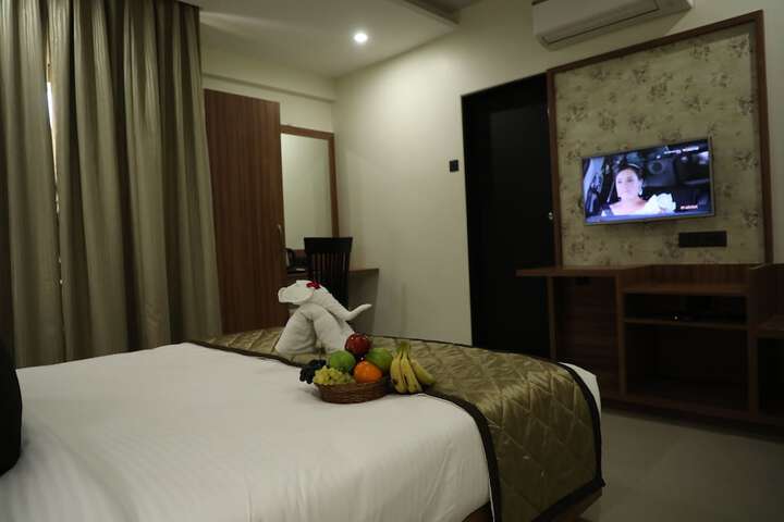 Room 13 of 52