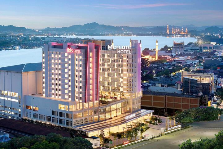 Hotel 74 of 86