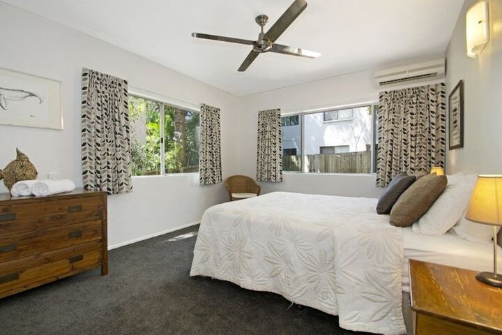 Room 2 of 28