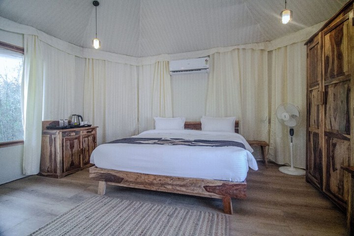 Room 15 of 76