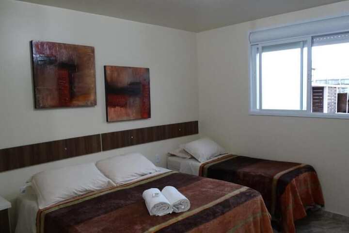 Room 5 of 12