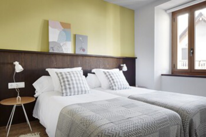 Room 16 of 18