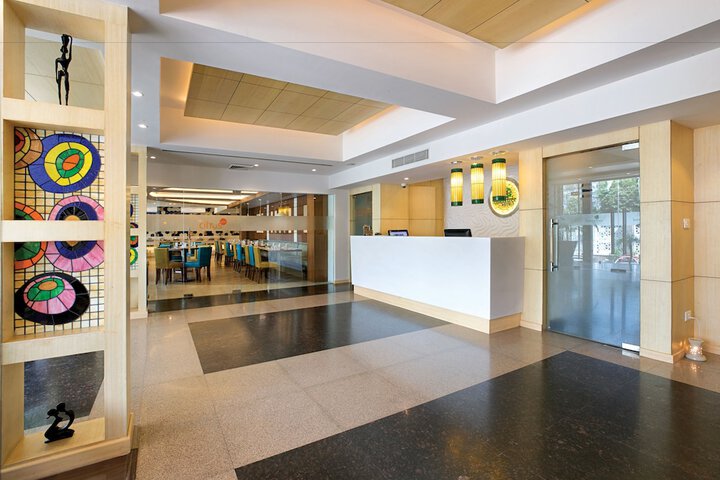 Entrance & Lobby
