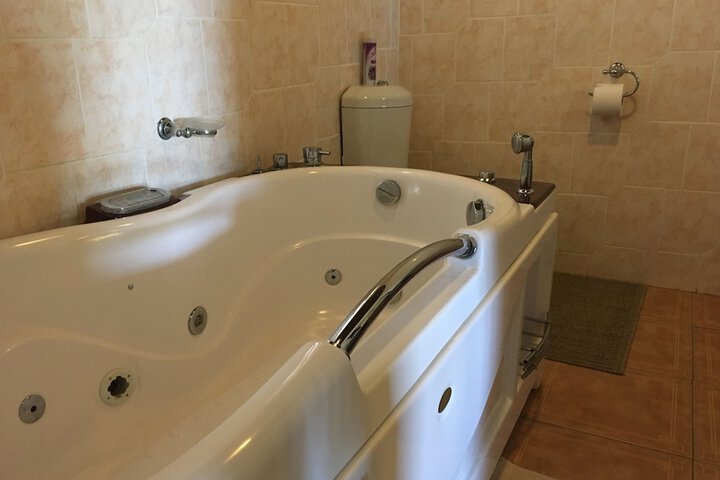 Room 4 of 15
