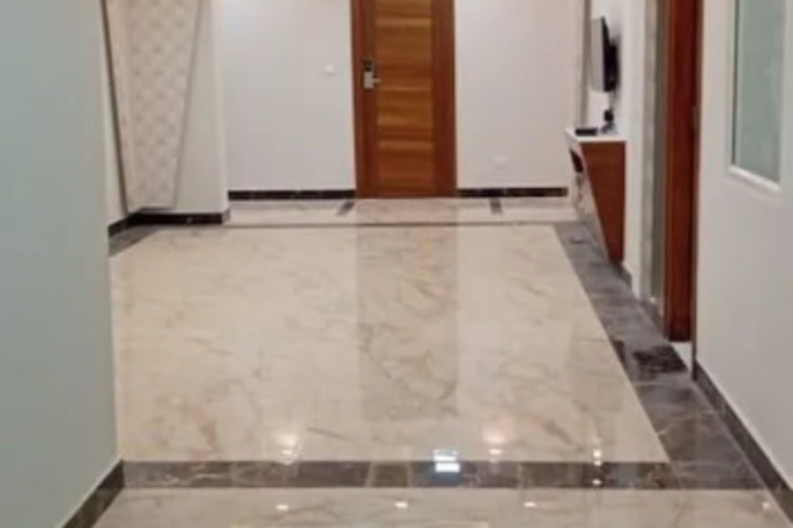 Room 4 of 5