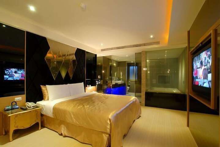 Room 50 of 107