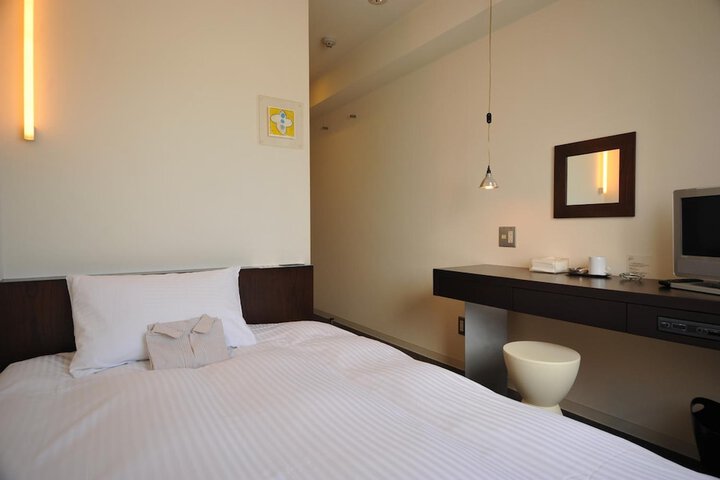 Room 13 of 52