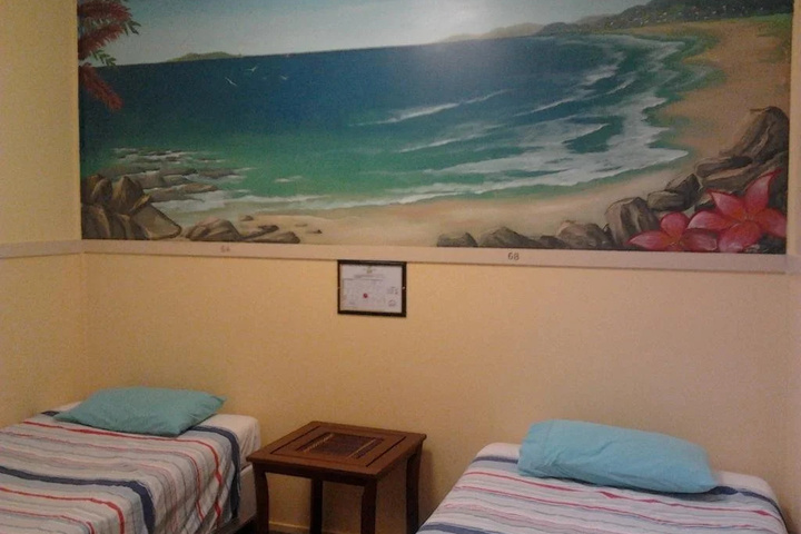 Room 4 of 9