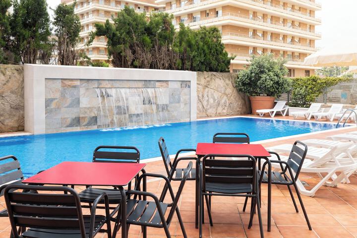 Hotel with Pool