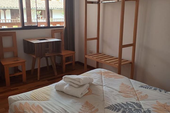 Room 2 of 10