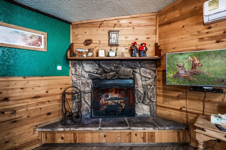 Room 3 of 18