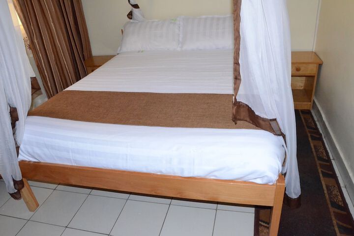 Room 5 of 38