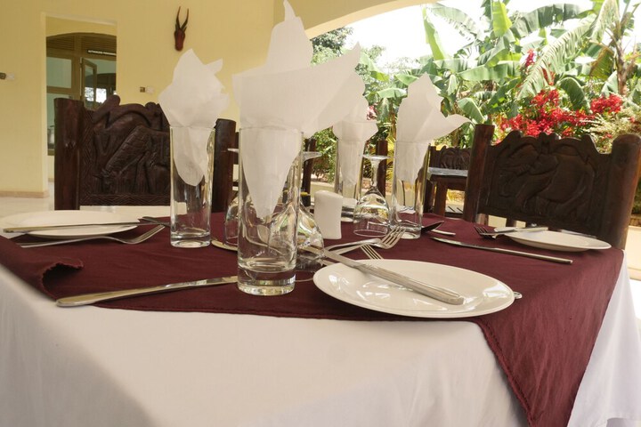 Dining 14 of 40