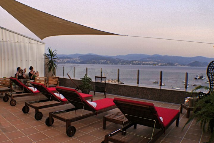 Sundeck 62 of 77