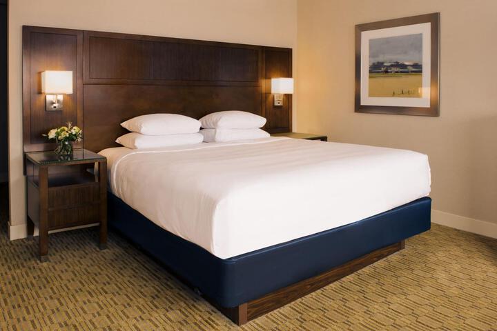 1 King Bed (5 of 6)
