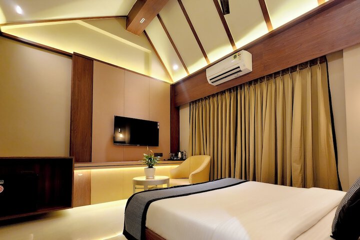 Room 7 of 25