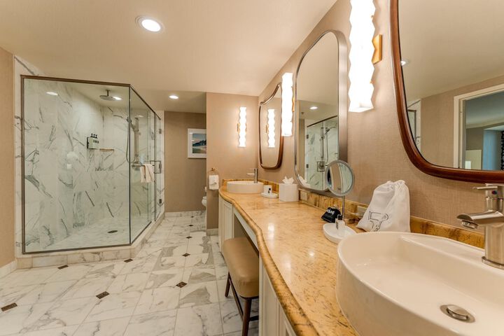 Room 42 of 117