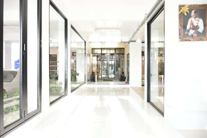 Ballroom/Hall 39 of 51