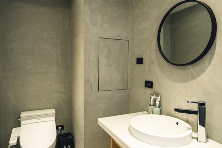 Room 90 of 145