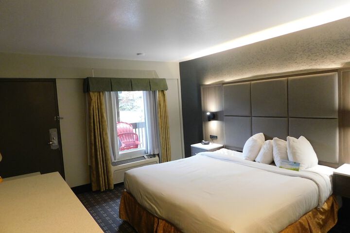 Standard | King Bed (44 of 64)