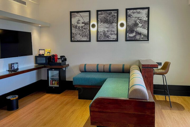 Room 27 of 79