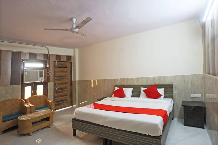 Room 13 of 27