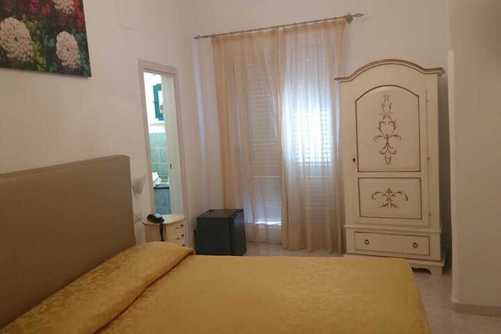 Room 14 of 50