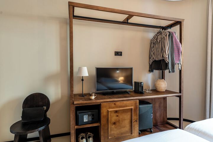 Room 15 of 50