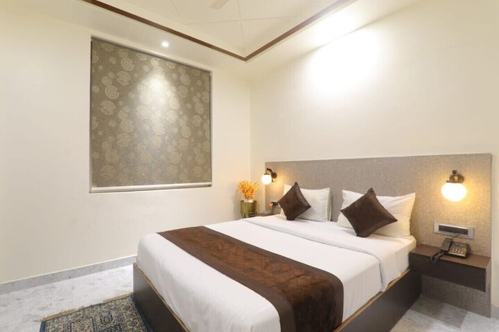Room 3 of 17