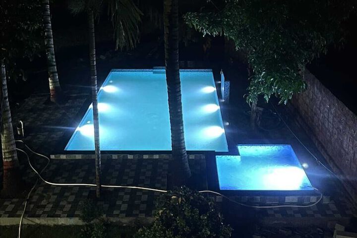 Pool 12 of 16