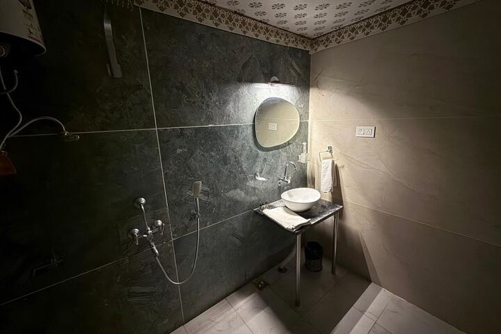 Room 42 of 51