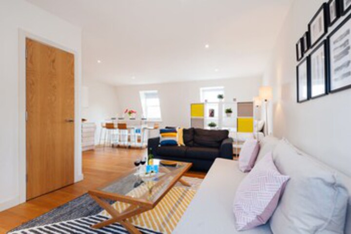 Room 16 of 23