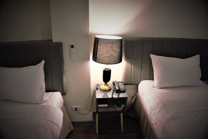 Room 32 of 70