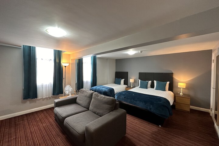Room 26 of 77