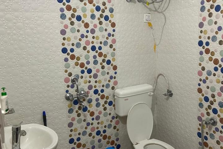 Room 30 of 38