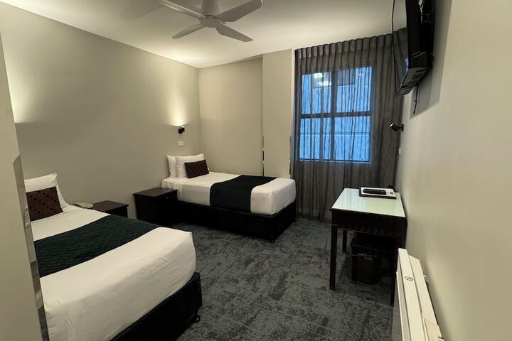 Room 53 of 116