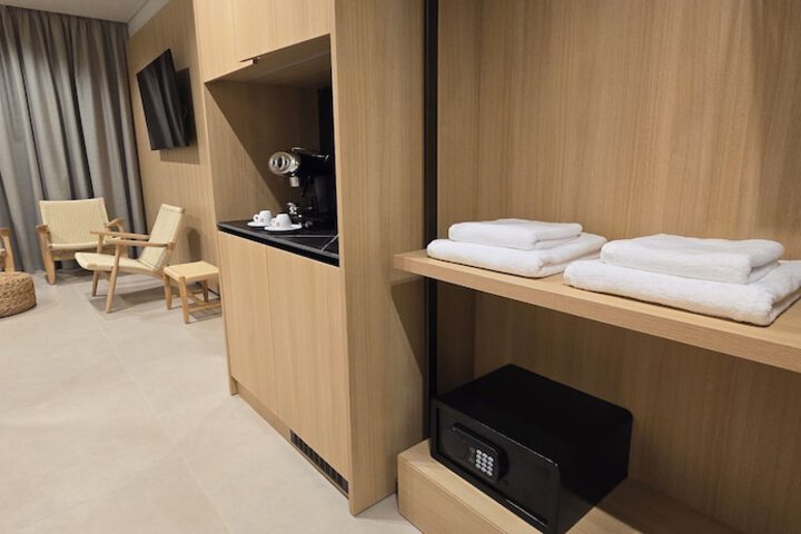 Room 43 of 91