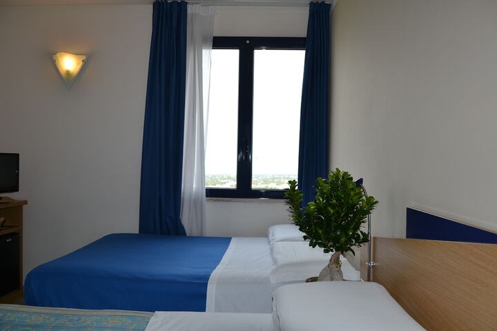 Room 13 of 45