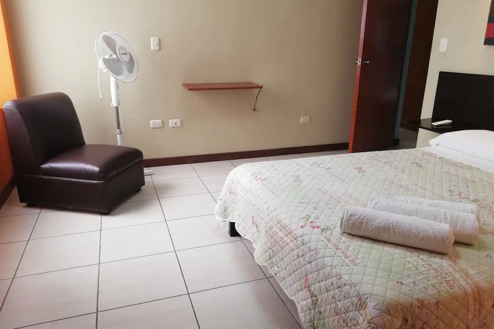 Room 3 of 20