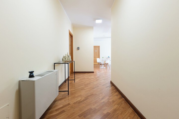 Room 18 of 32