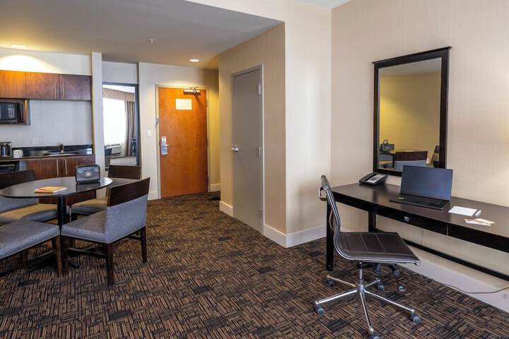 Room 34 of 114