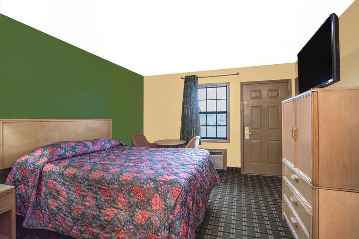 2 Double Beds (4 of 13)