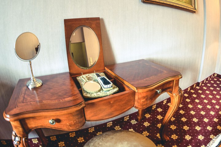 Room 53 of 86