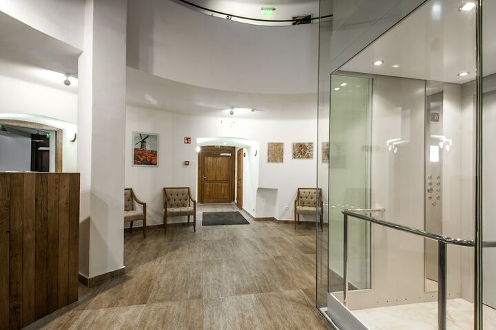 Guest Lobby