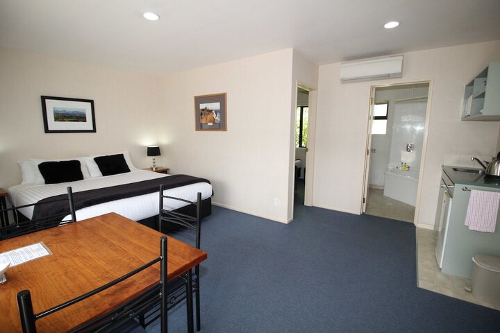 Room 11 of 42