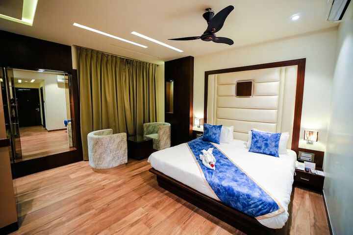 Room 4 of 42