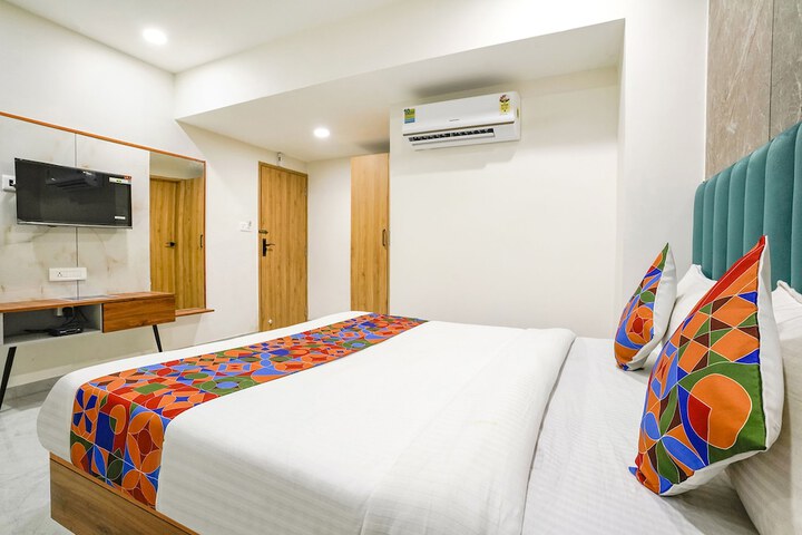 Room 16 of 36