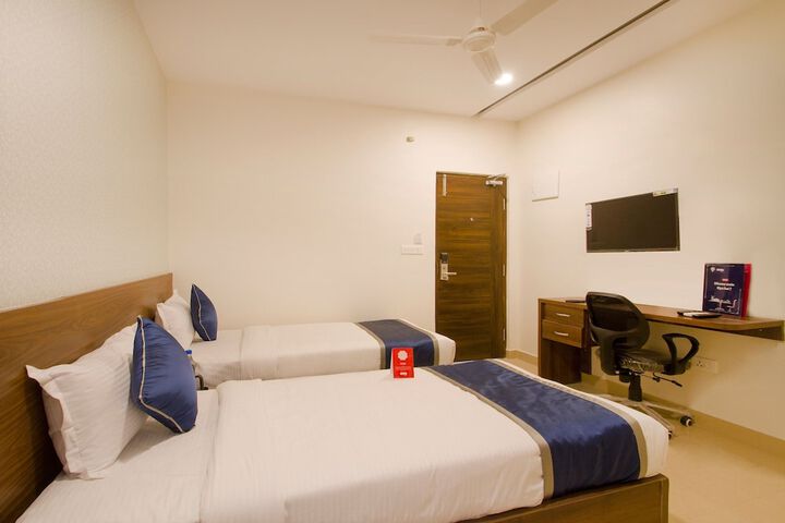 Room 8 of 16